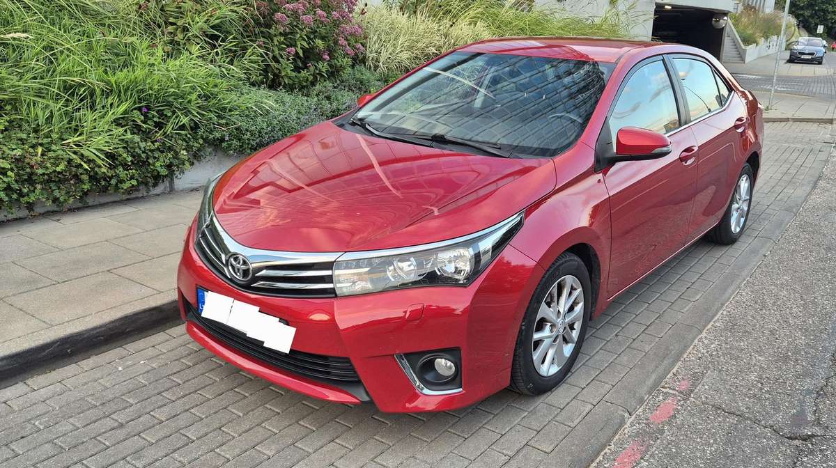 Toyota Corolla - 1