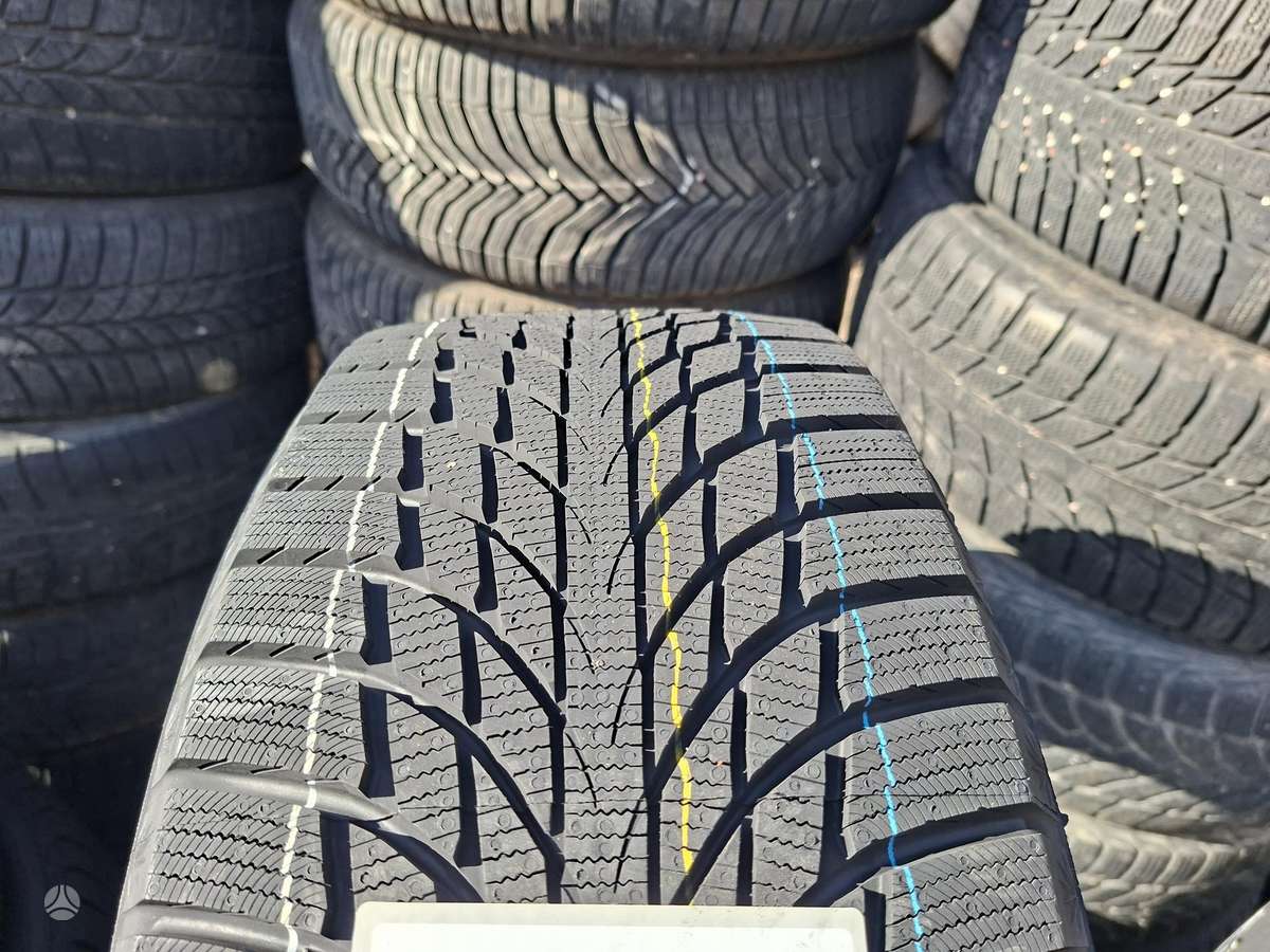 Kumho, ziemas 225/45 R18
