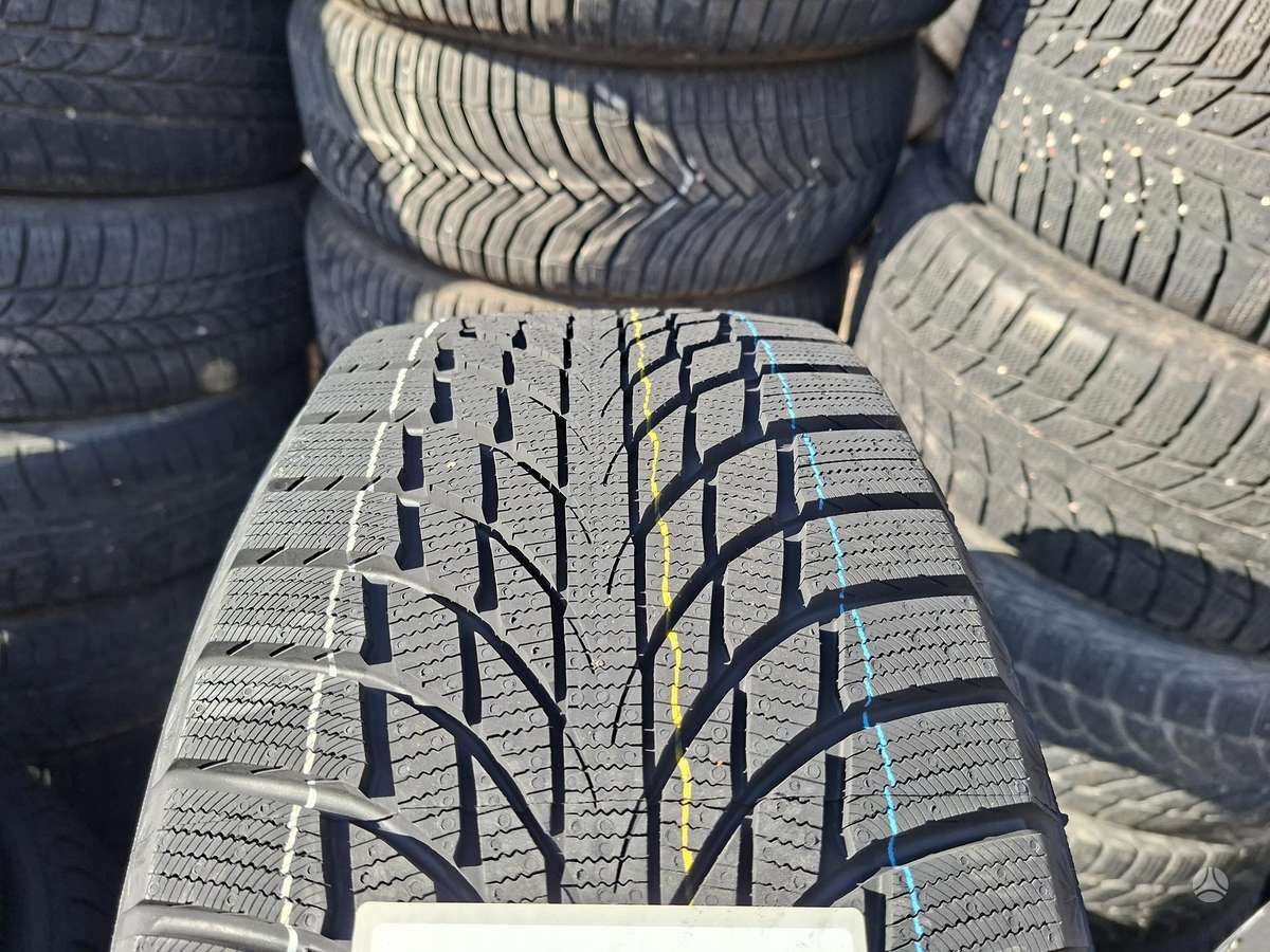 Kumho, зимние 225/45 R18
