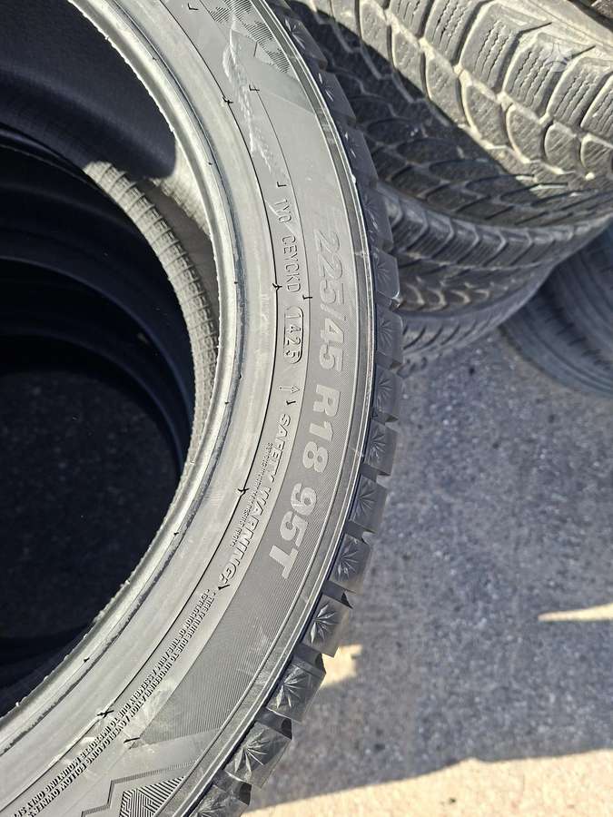 Kumho, winter 225/45 R18