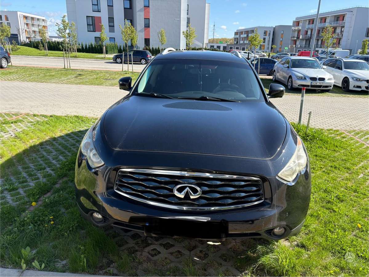 Infiniti FX35 - 2