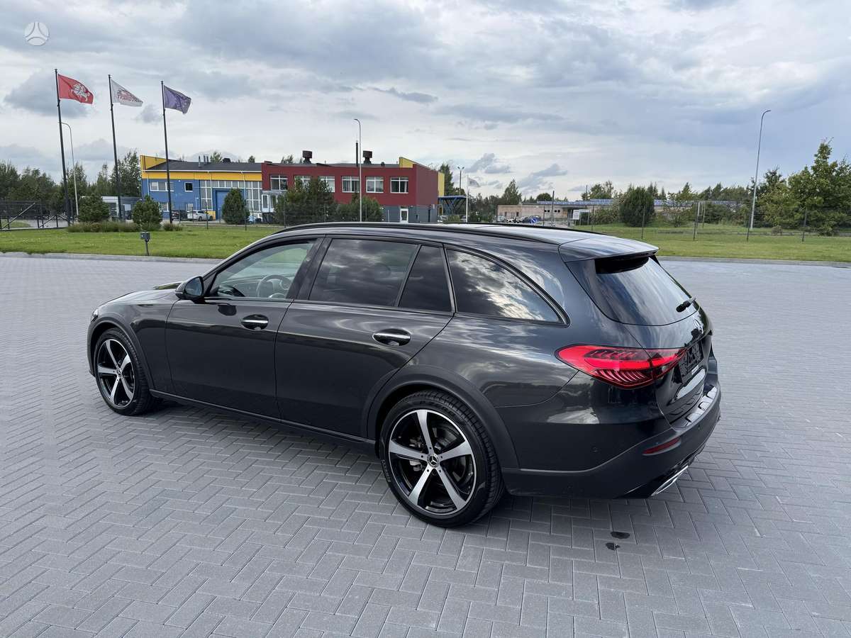 Mercedes-Benz C-Class All-Terrain - 3