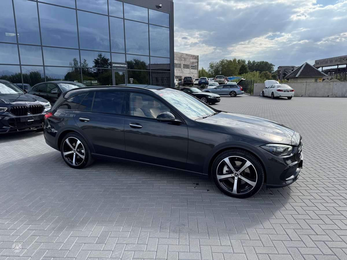 Mercedes-Benz C-Class All-Terrain - 8