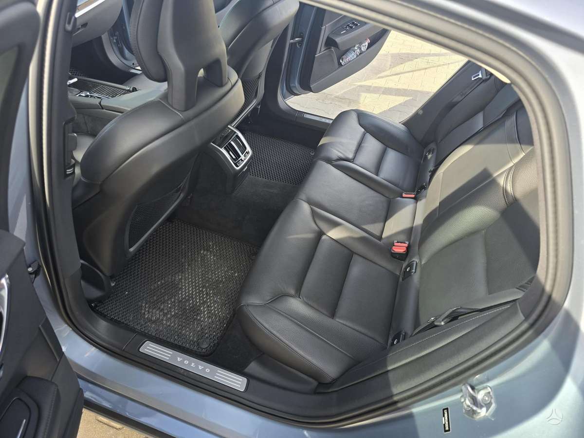 Volvo S90, 2.0 l., Седан