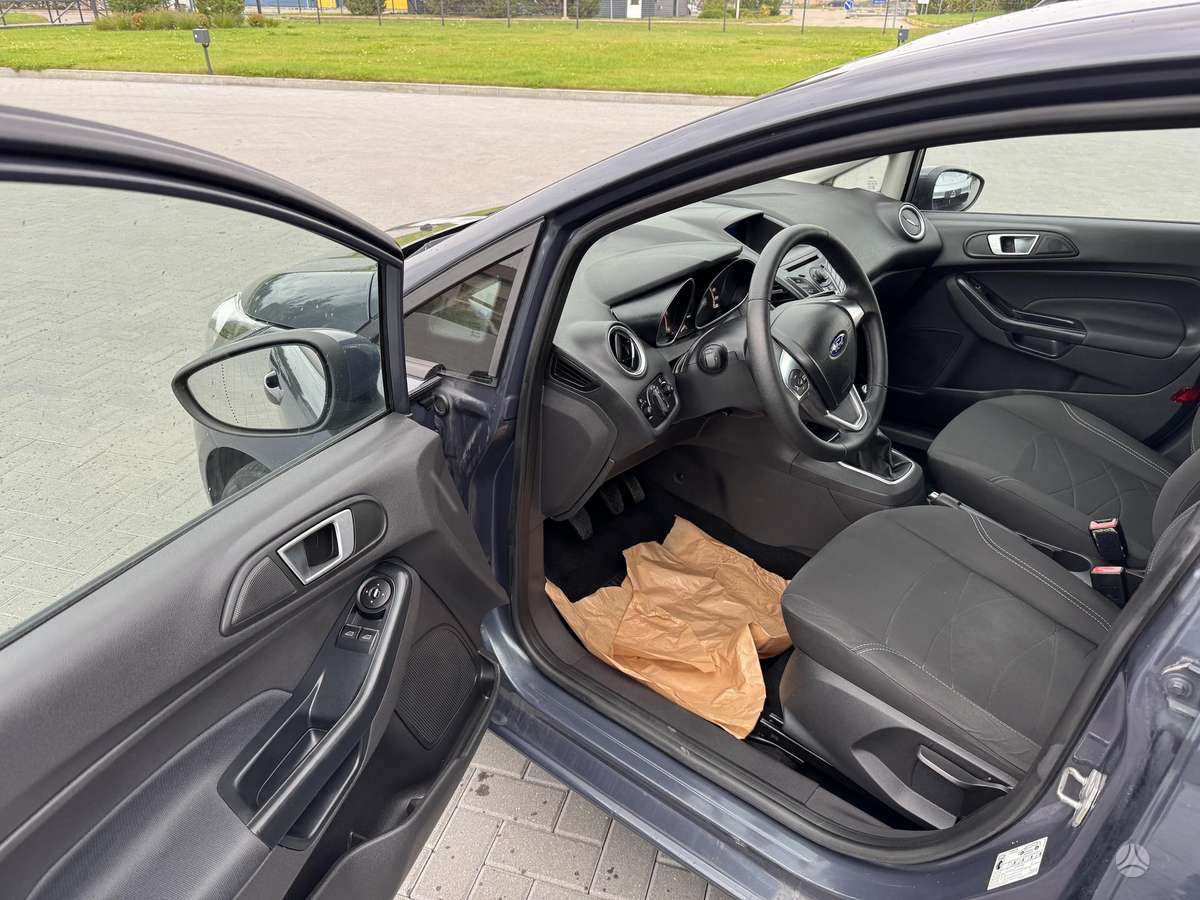 Ford Fiesta - 11
