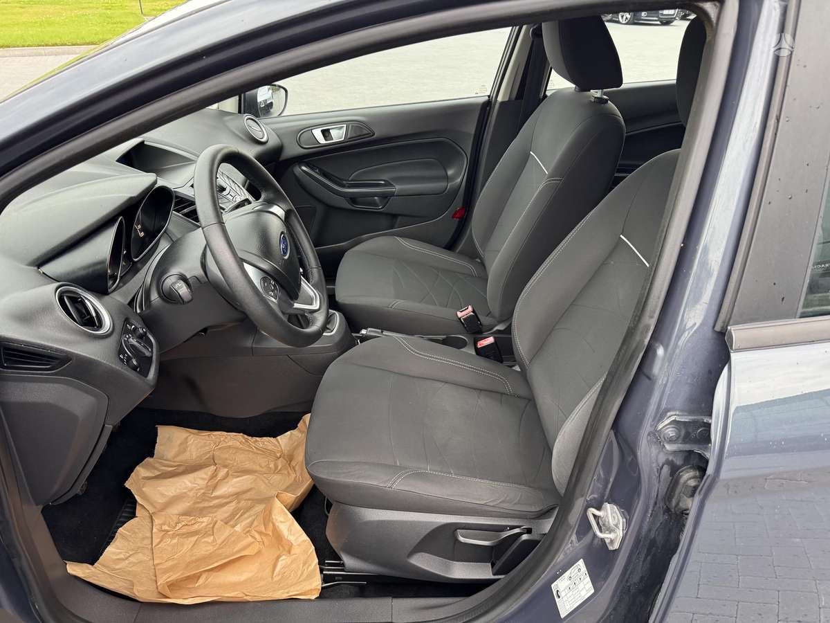 Ford Fiesta - 12