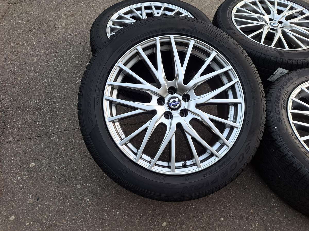 Volvo XC90, lengvojo lydinio, R20