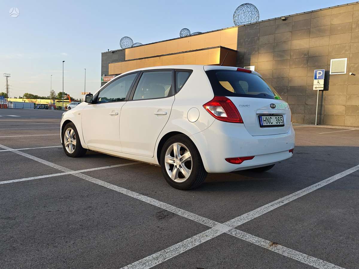 Kia Ceed, 1.6 l., Хэтчбек