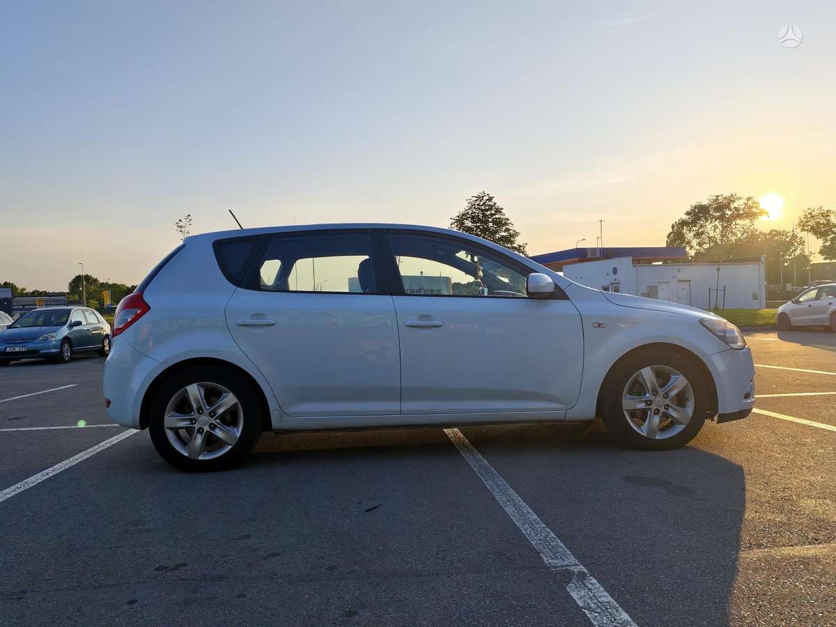 Kia Ceed, 1.6 l., hatchback
