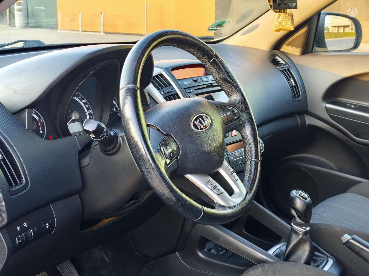 Kia Ceed, 1.6 l., hatchback