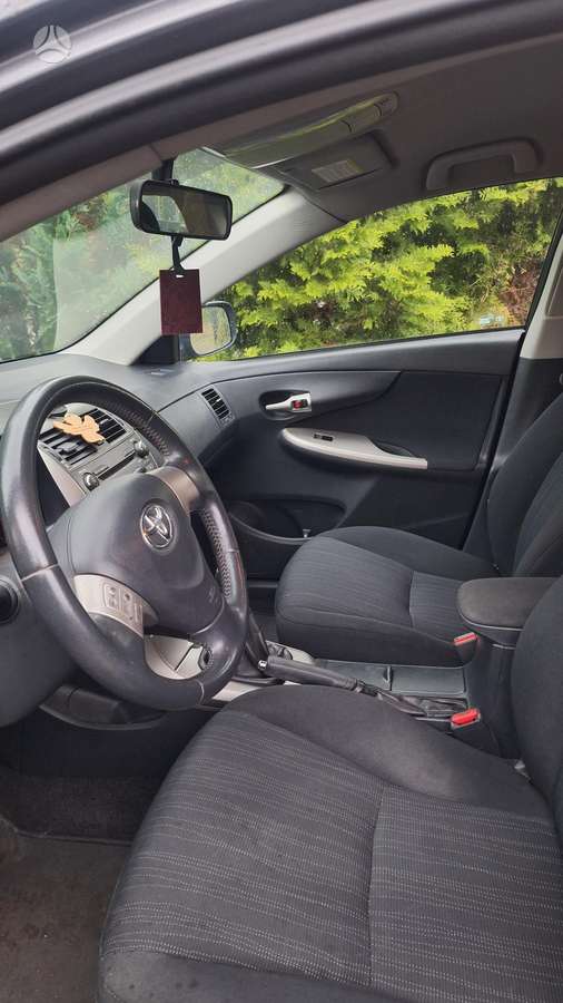Toyota Corolla - 10