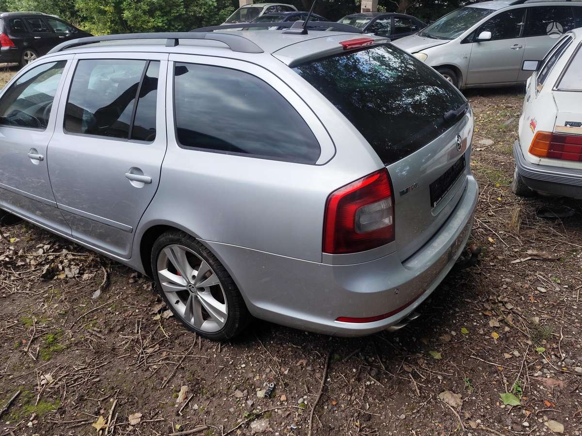 Skoda Octavia dalimis. Vrs apdaila