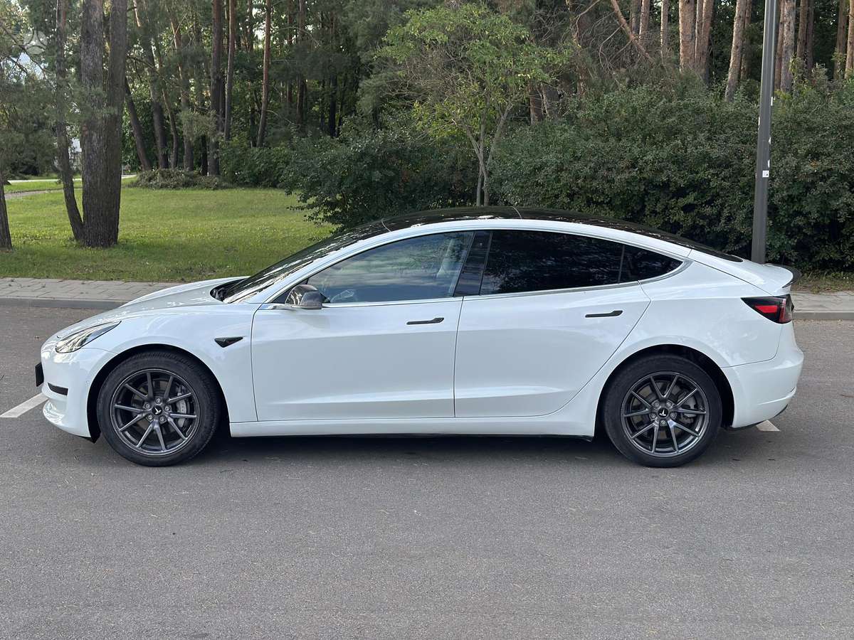Tesla Model 3, 60 kWh, saloon / sedan