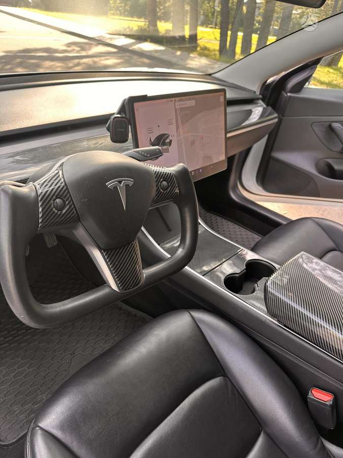 Tesla Model 3 - 12