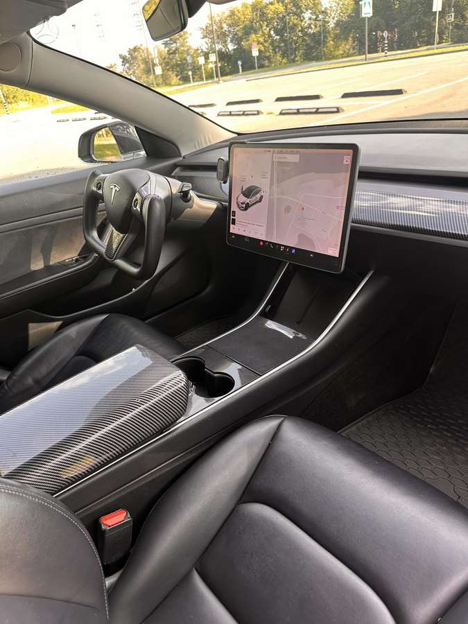 Tesla Model 3, 60 kWh, saloon / sedan