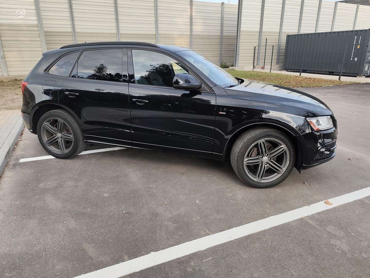 Audi Q5, 3.0 l., off-road / crossover