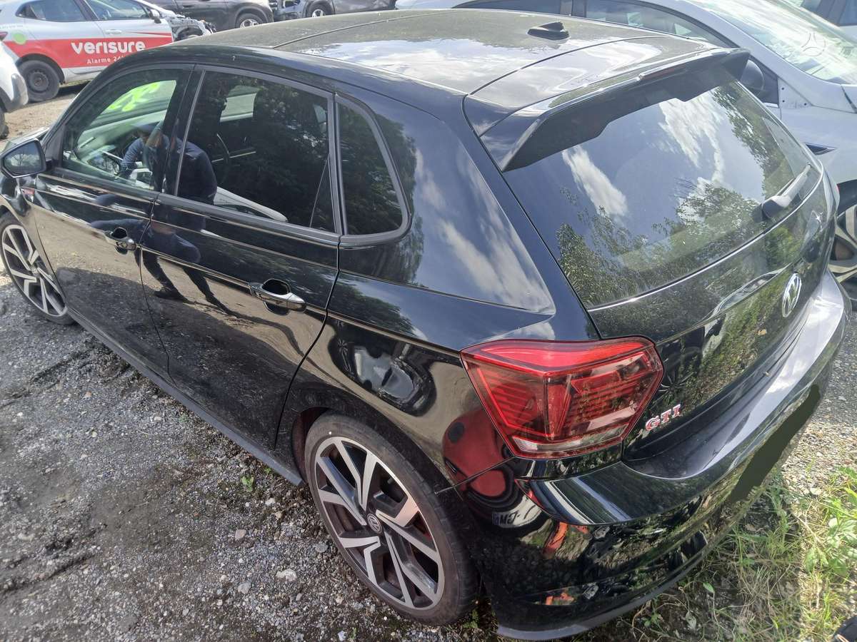 Volkswagen Polo - 2