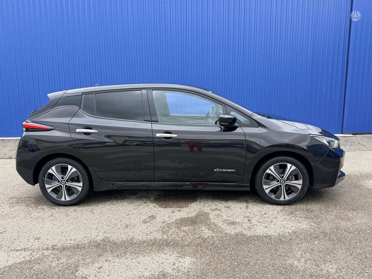 Nissan Leaf, 40 kWh, hatchback