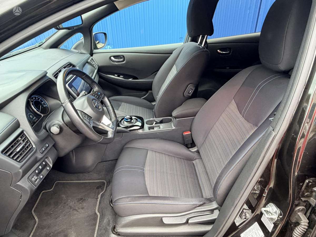 Nissan Leaf, 40 kWh, hatchback