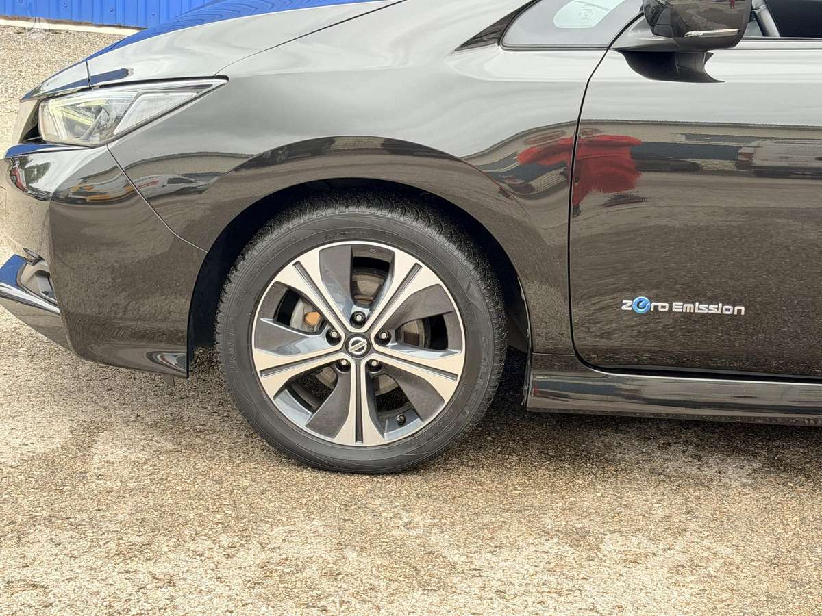 Nissan Leaf, 40 кВт·ч, Хэтчбек