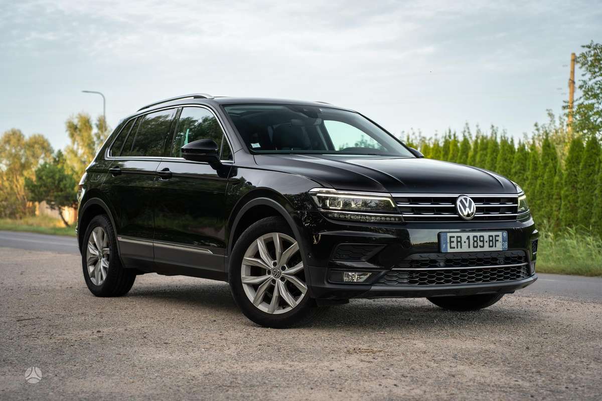 Volkswagen Tiguan - 1