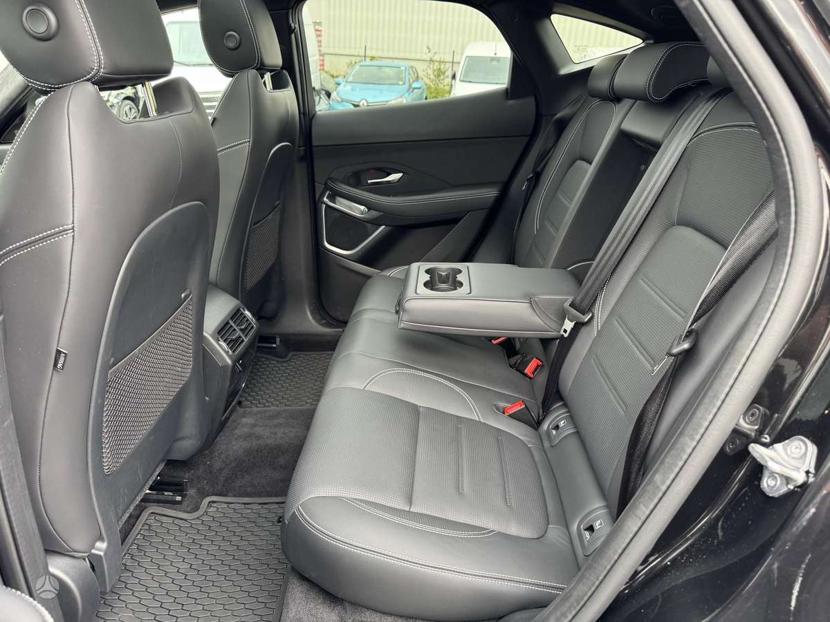 Jaguar E-Pace, 2.0 l., Внедорожник / Кроссовер