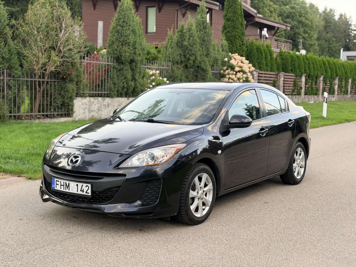 Mazda 3, 2.0 l., saloon / sedan