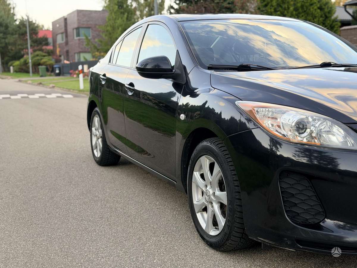 Mazda 3, 2.0 l., Седан