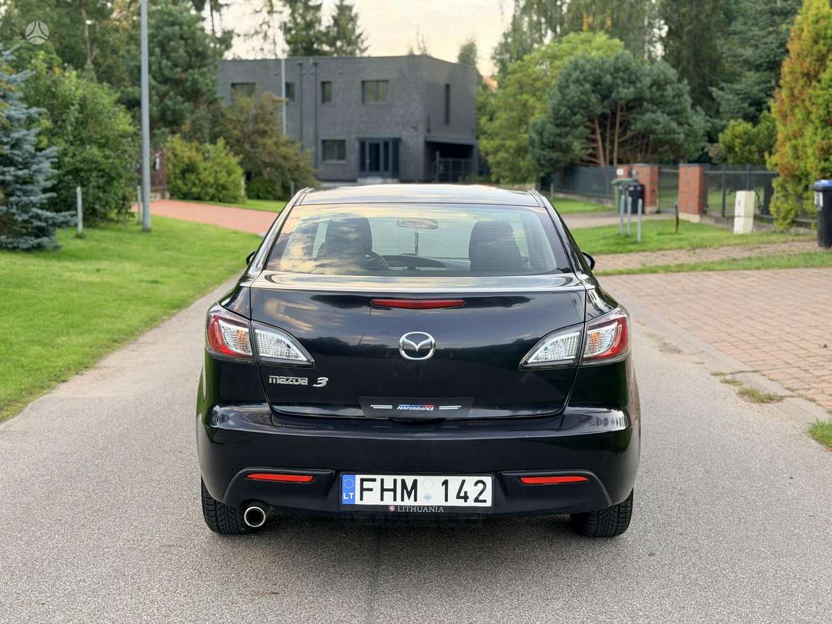 Mazda 3, 2.0 l., Седан