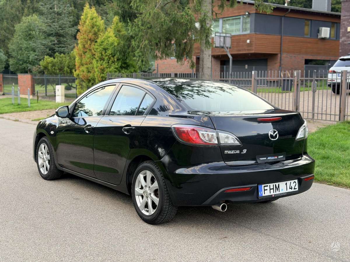 Mazda 3, 2.0 l., Седан