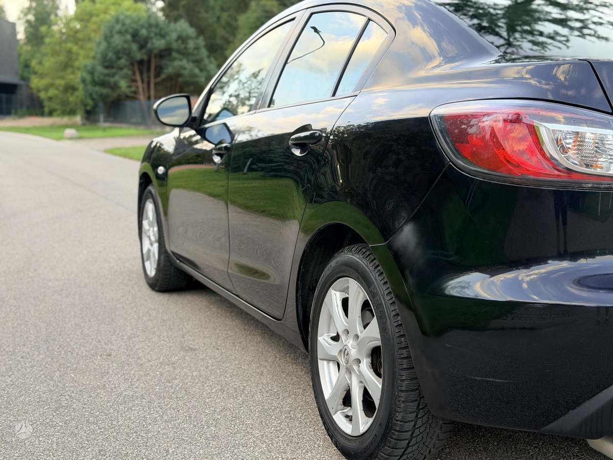 Mazda 3, 2.0 l., Седан