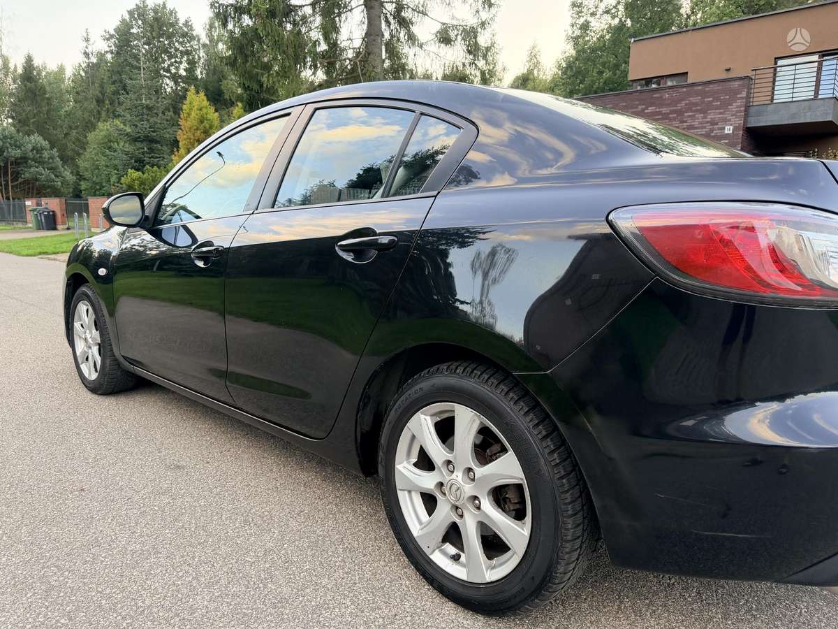 Mazda 3, 2.0 l., Седан