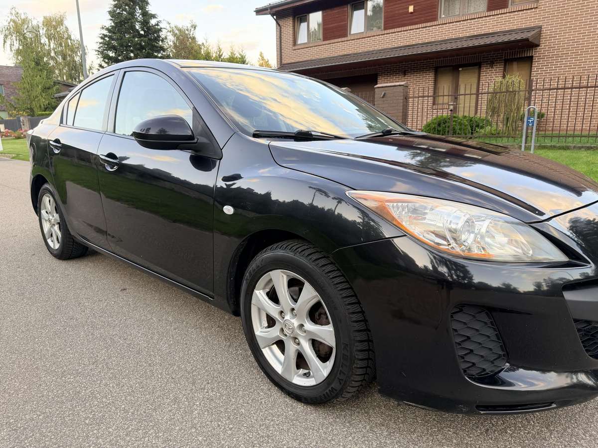 Mazda 3, 2.0 l., Седан