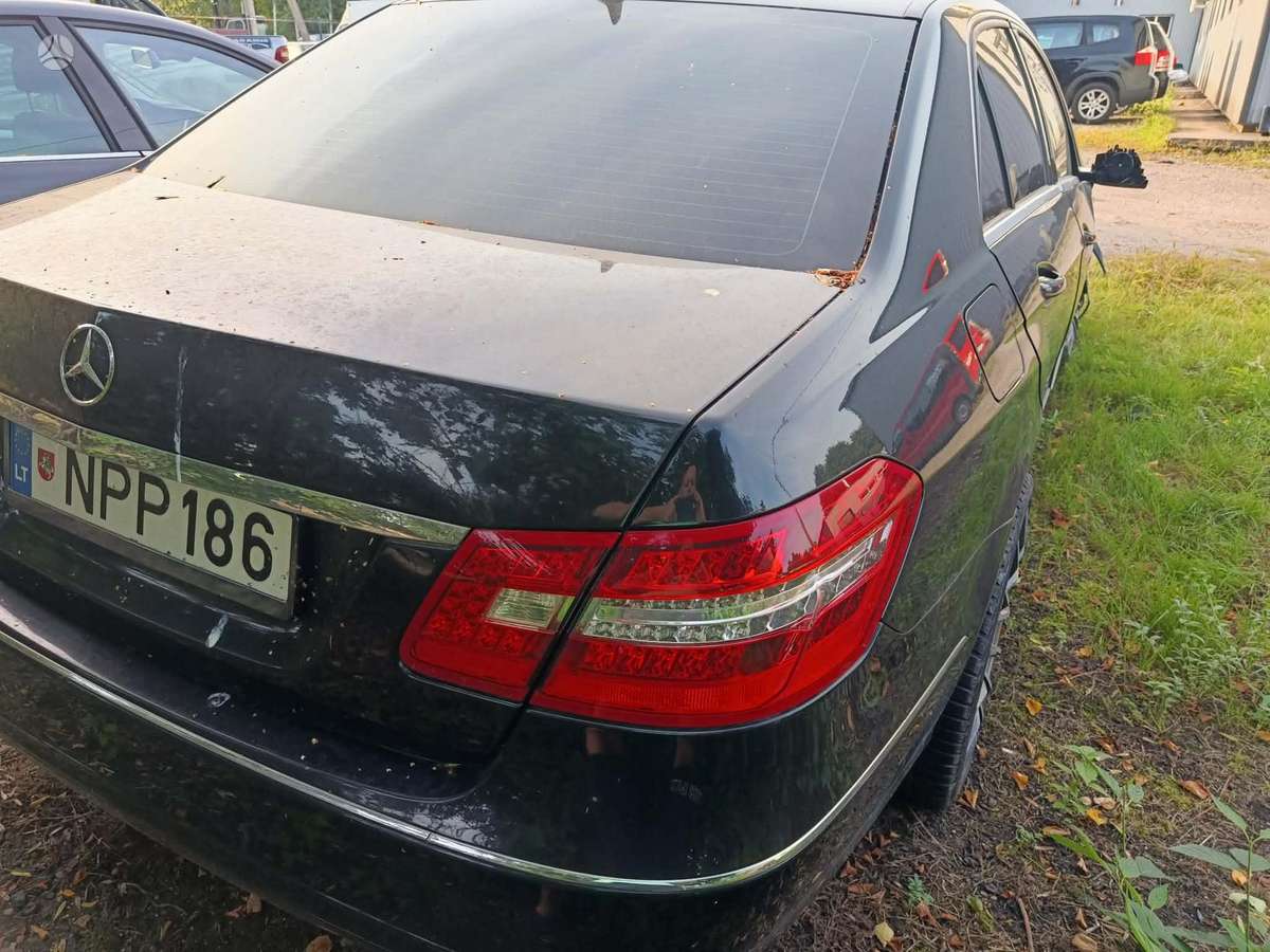 Mercedes-Benz E350, 3.5 l., Седан