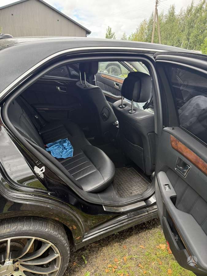 Mercedes-Benz E350, 3.5 l., Седан