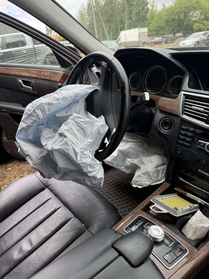 Mercedes-Benz E350, 3.5 l., Седан
