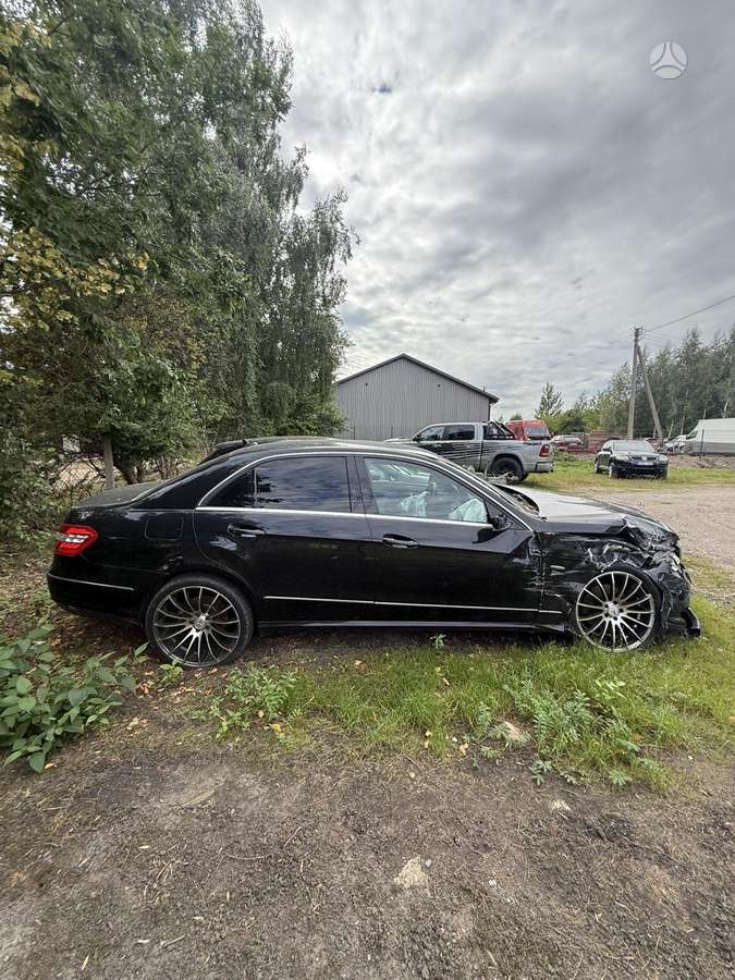 Mercedes-Benz E350, 3.5 l., Седан