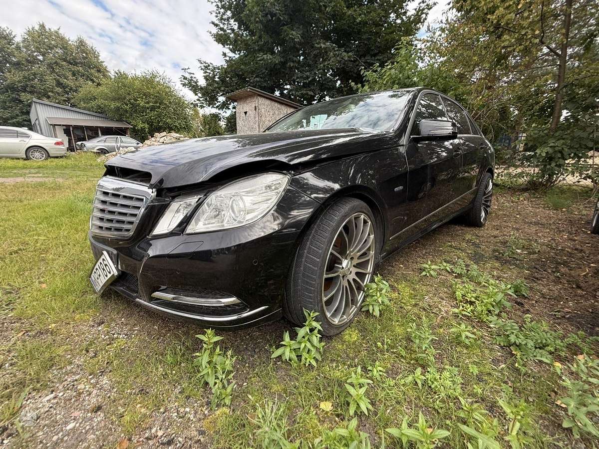 Mercedes-Benz E350, 3.5 l., Седан