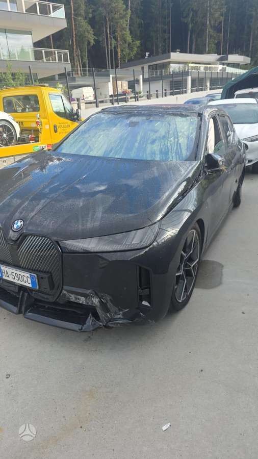 BMW iX - 2