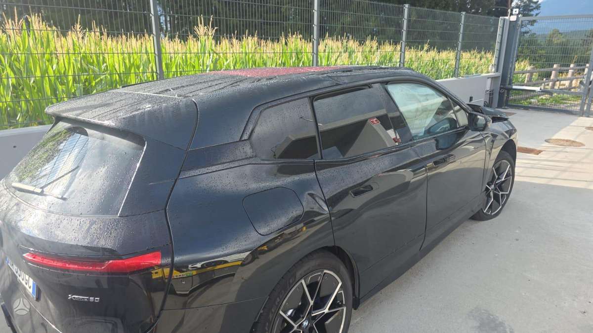 BMW iX - 7