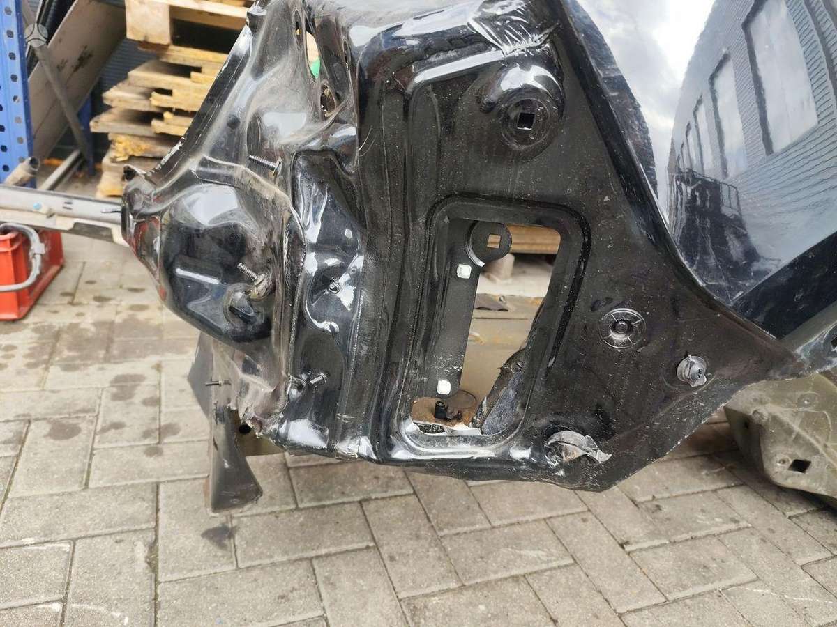 Audi Q4 e-tron hood (front, rear)
