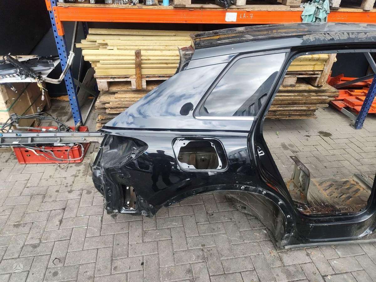 Audi Q4 e-tron hood (front, rear)
