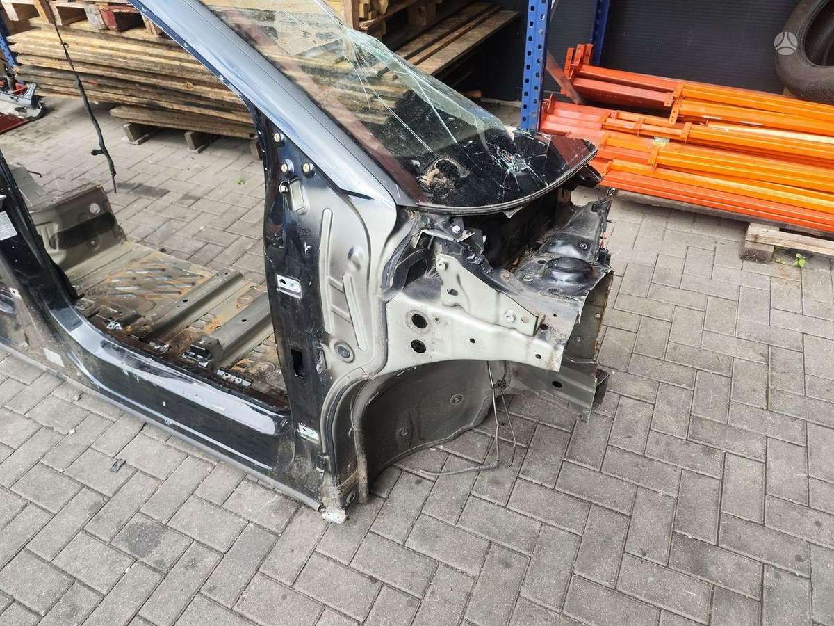 Audi Q4 e-tron dangtis (priekinis, galinis)