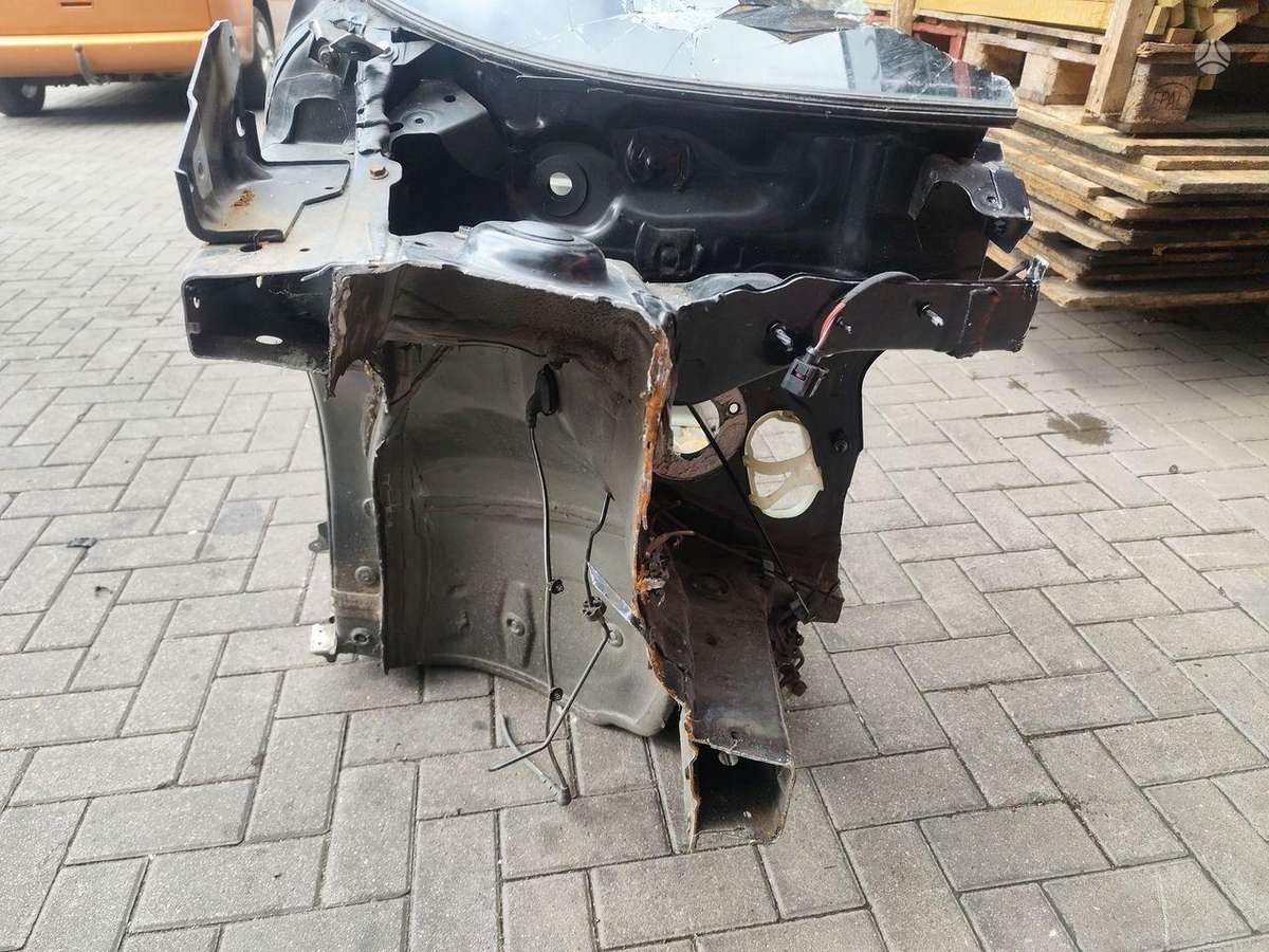 Audi Q4 e-tron dangtis (priekinis, galinis)