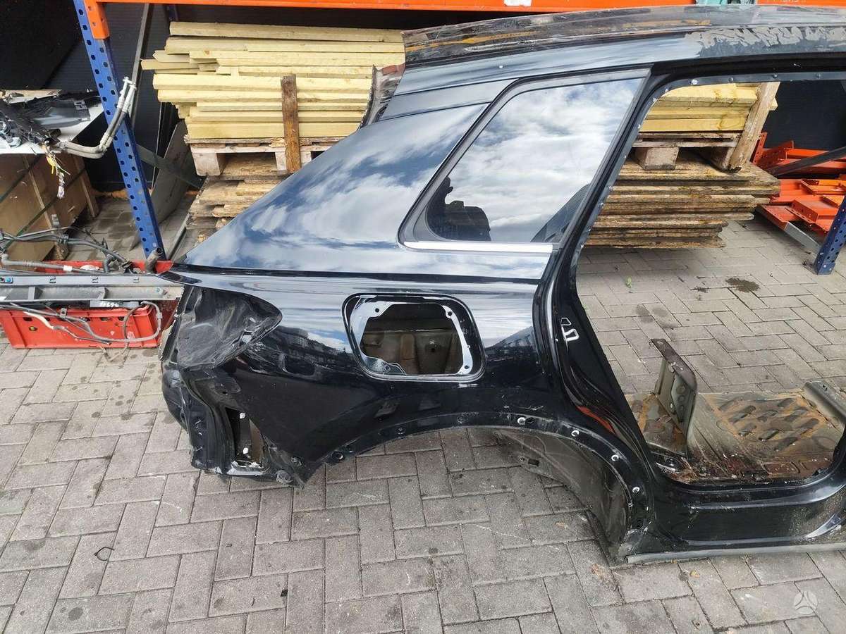 Audi Q4 e-tron dangtis (priekinis, galinis)