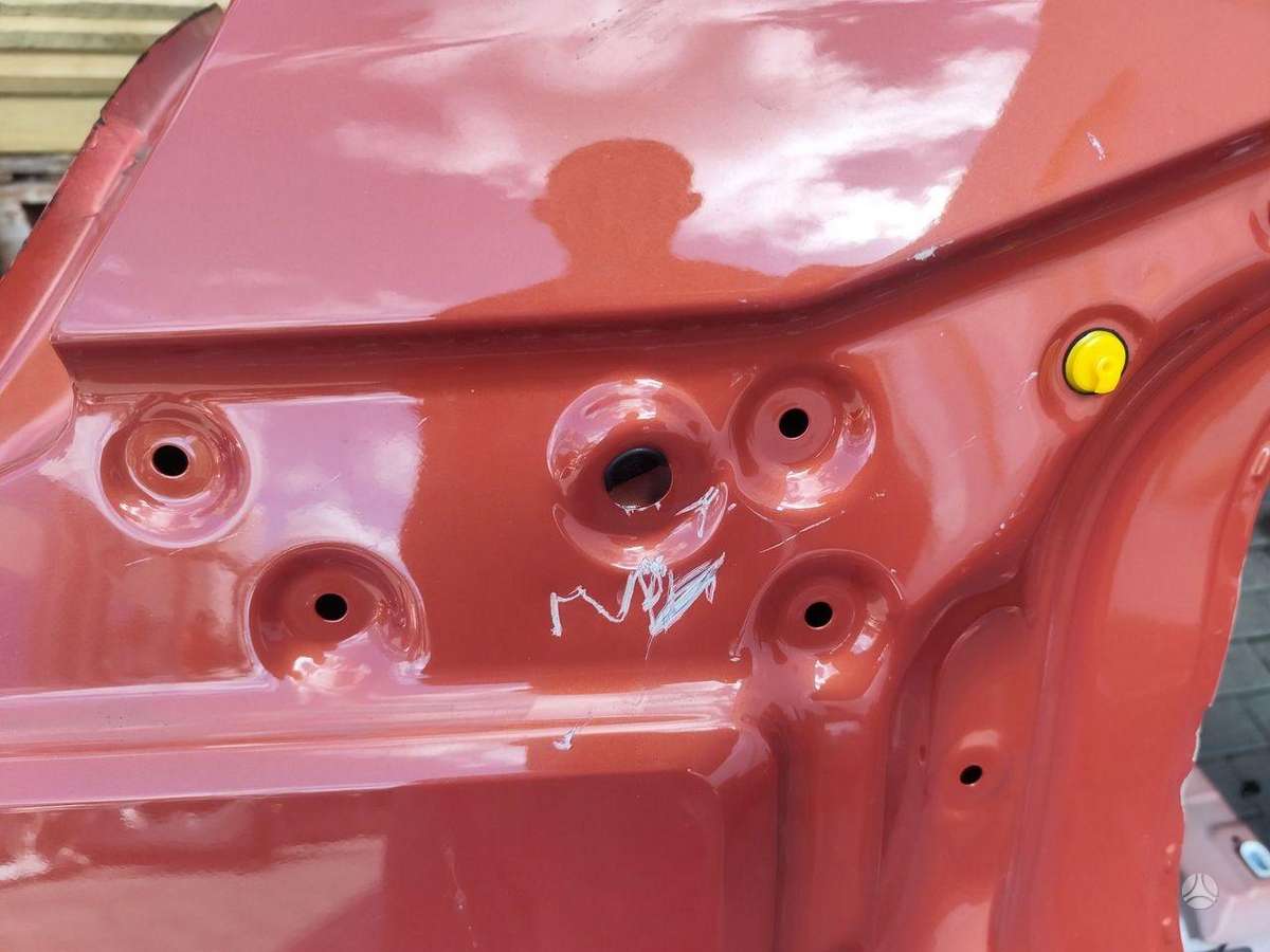 Kia EV3 hood (front, rear)