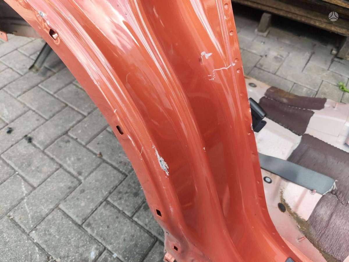 Kia EV3 hood (front, rear)