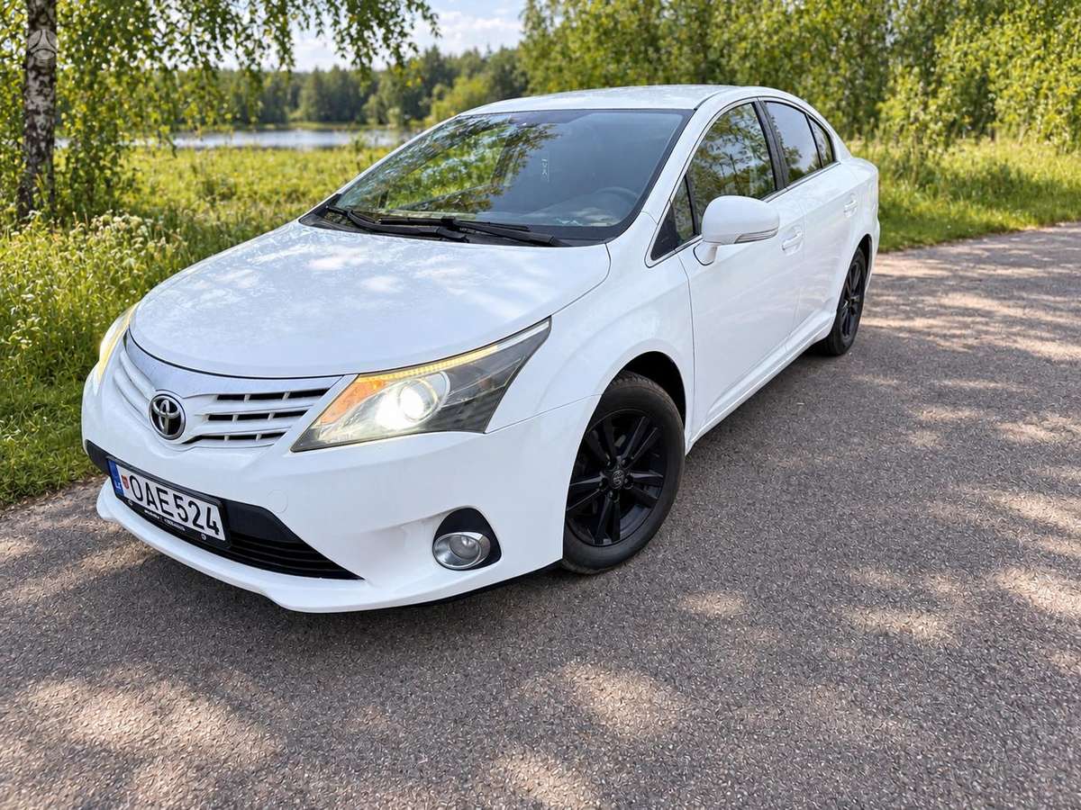 Toyota Avensis - 1