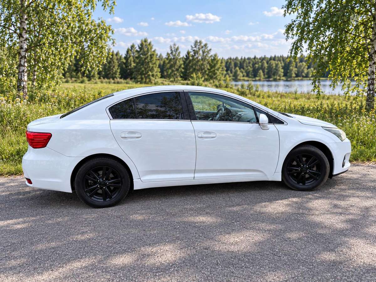 Toyota Avensis - 4