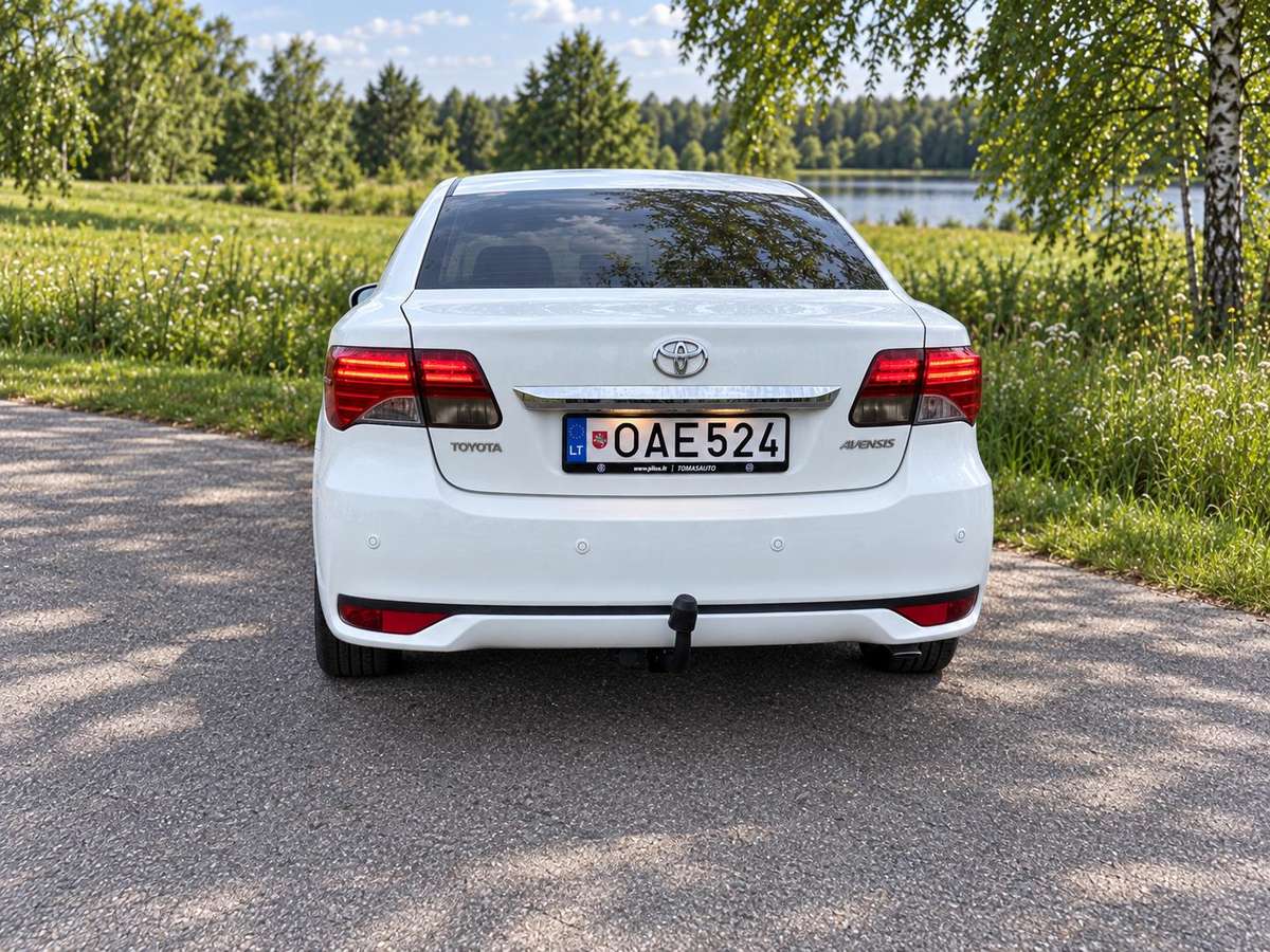 Toyota Avensis - 8